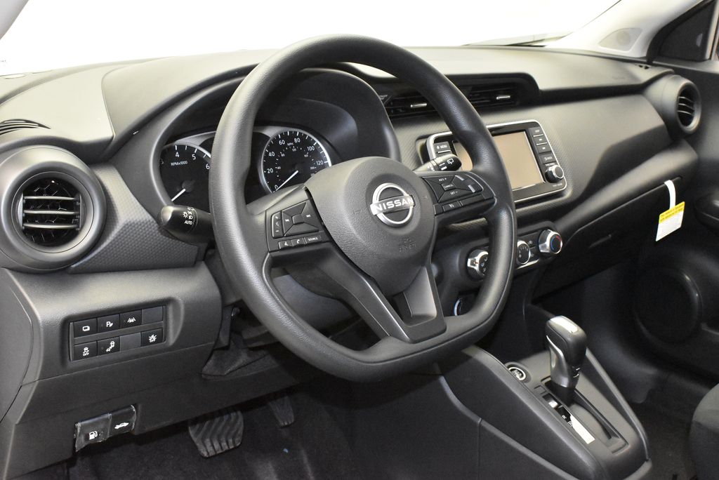 Thumbnail: 2025 Nissan Kicks - 13