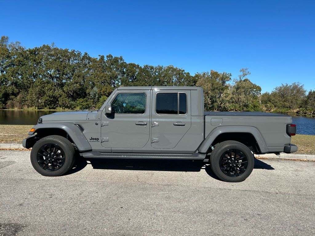 Thumbnail: 2022 Jeep Gladiator - 2