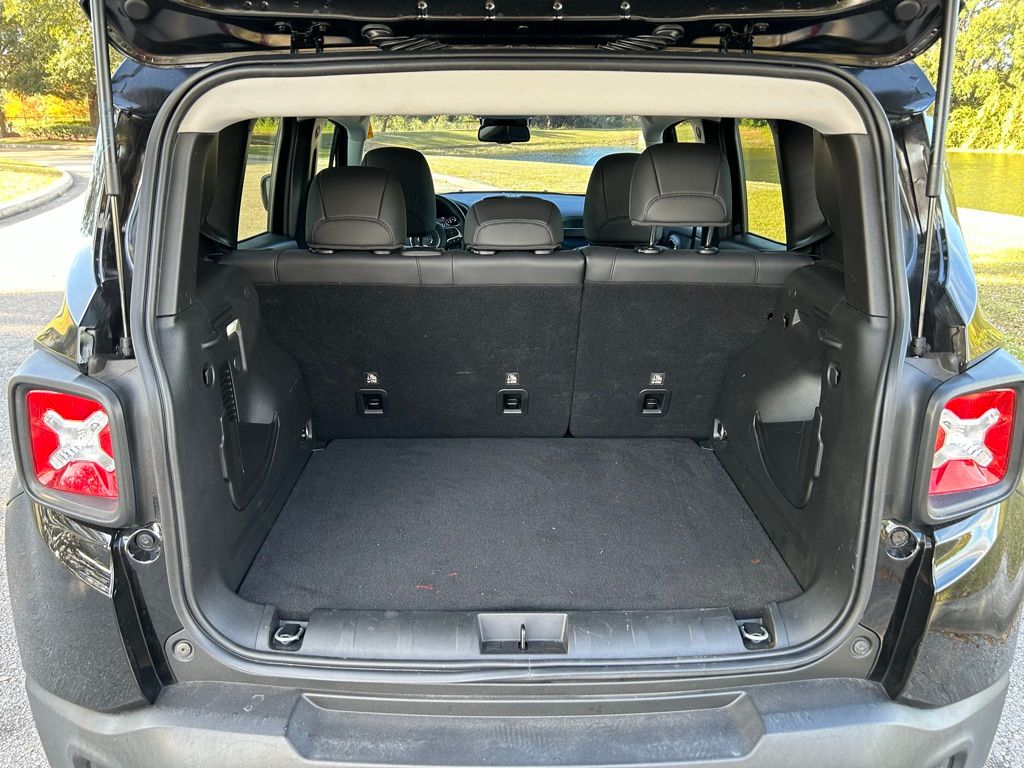 Thumbnail: 2023 Jeep Renegade - 10