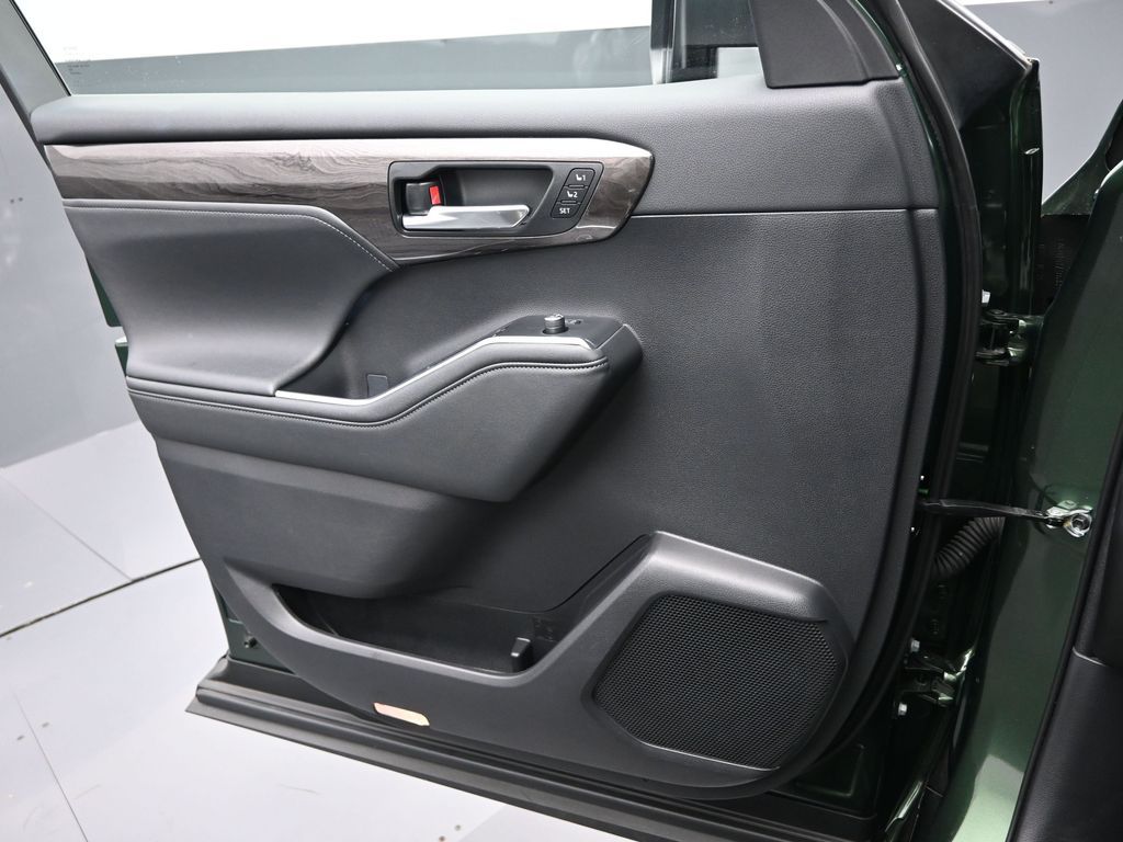 2023 Toyota Highlander Hybrid Limited