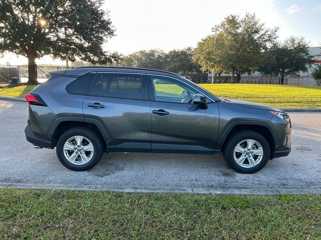 Thumbnail: 2021 Toyota RAV4 - 6