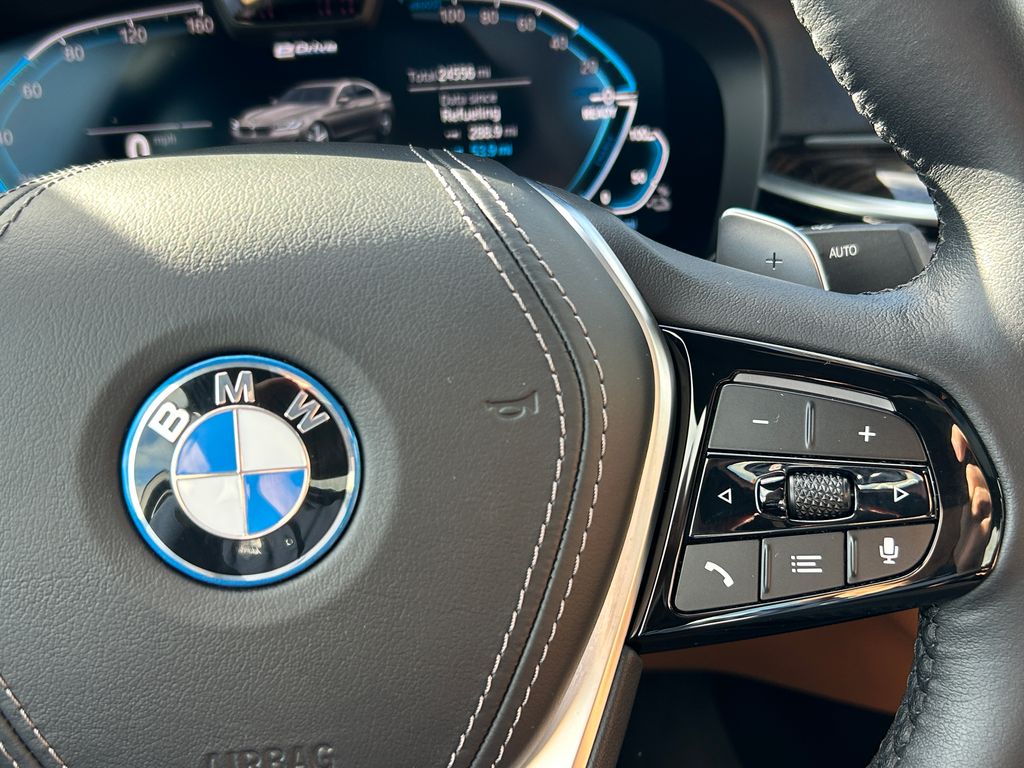 Thumbnail: 2022 BMW 5 Series - 20