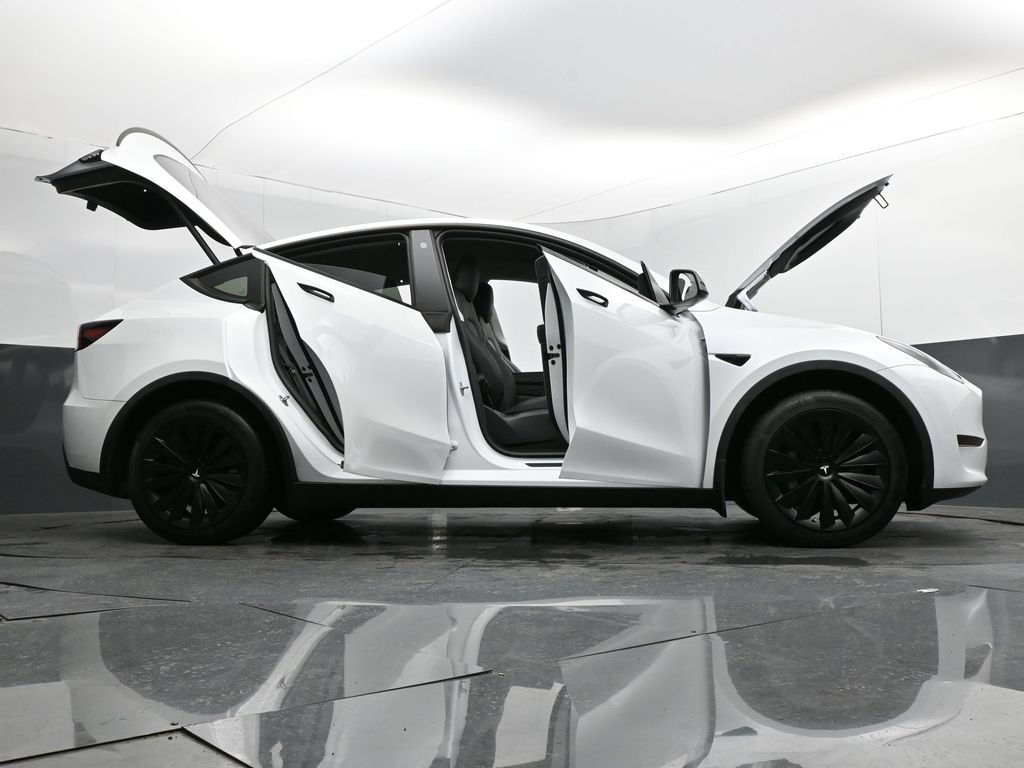 2023 Tesla Model Y Long Range Dual Motor All-Wheel Drive