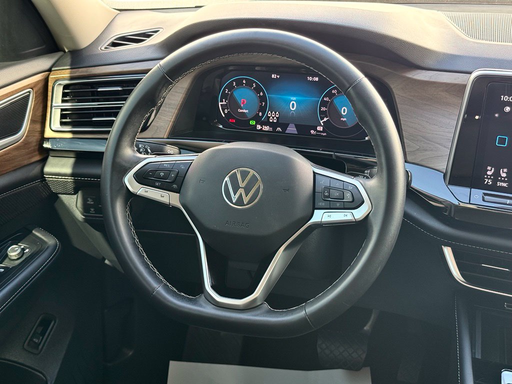 2025 Volkswagen Atlas 2.0T SE w/Technology Pure White - Jim Hudson Acura - Image 26