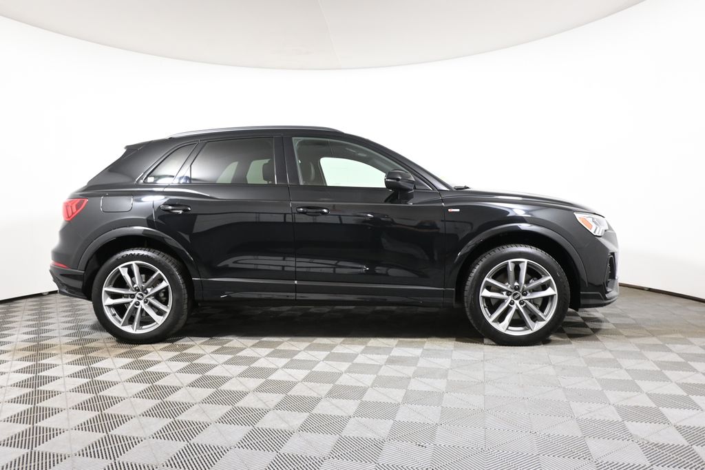 Thumbnail: 2022 Audi Q3 - 8