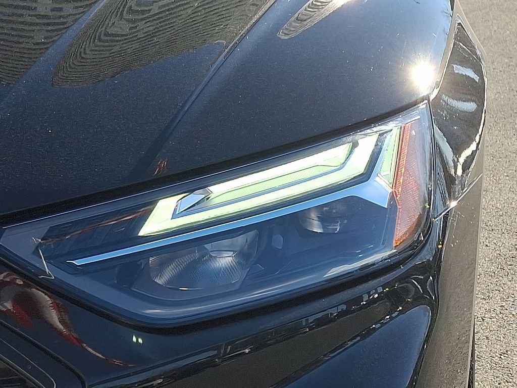 Thumbnail: 2022 Audi SQ5 - 9