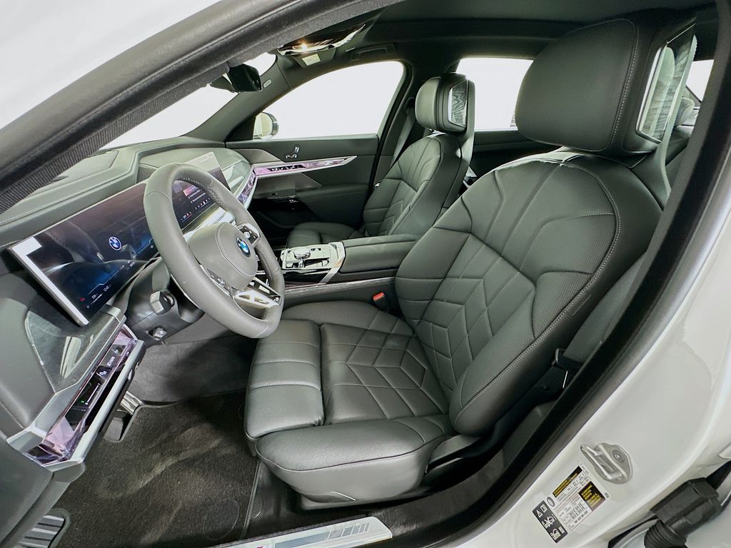 Thumbnail: 2025 BMW 7 Series - 16