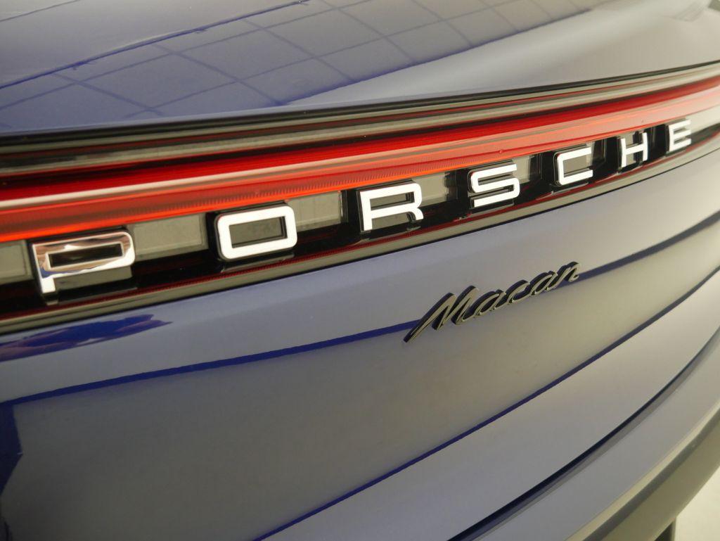 Thumbnail: 2026 Porsche Macan - 11