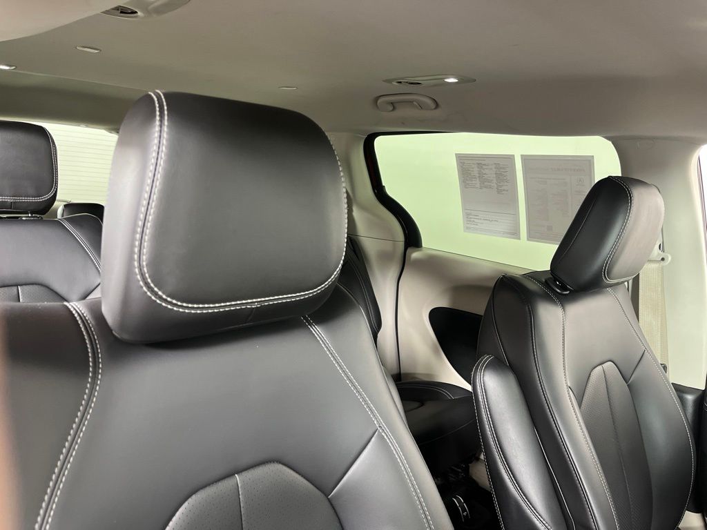 Thumbnail: 2023 Chrysler Pacifica - 6
