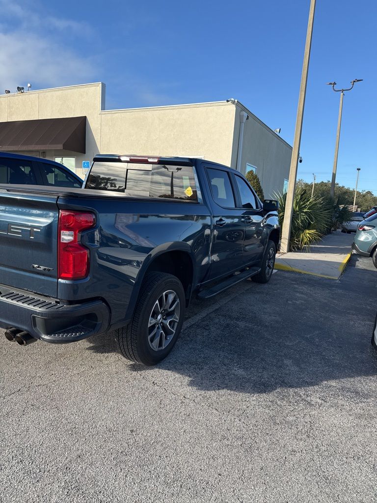 2021 Chevrolet Silverado 1500 RST 3