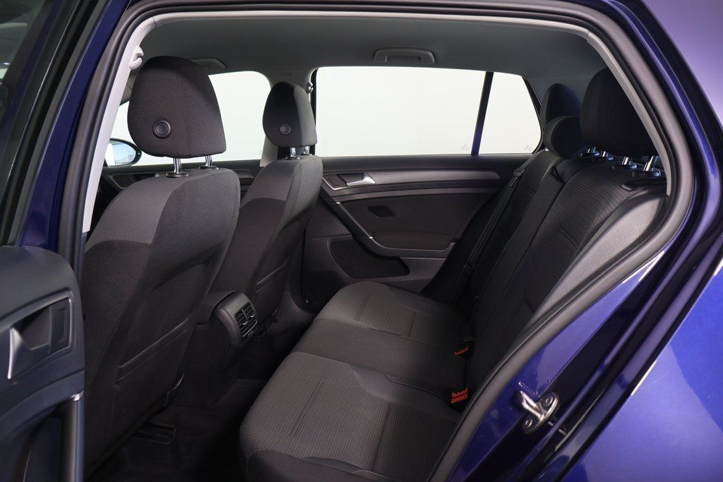 Thumbnail: 2019 Volkswagen e-Golf - 11