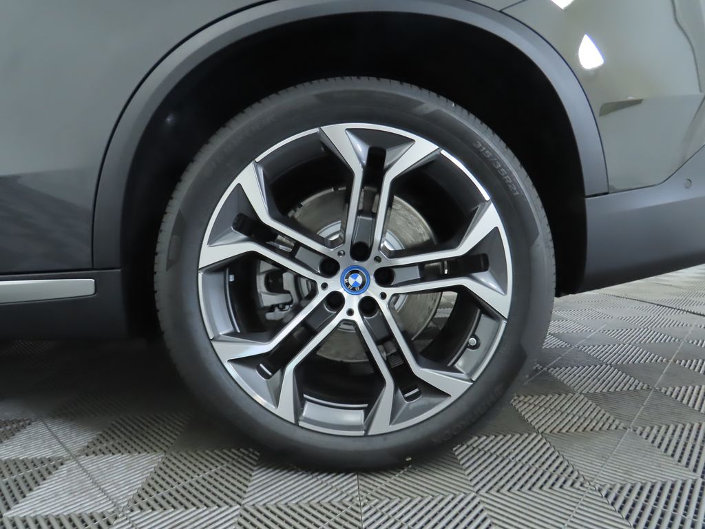 2025 BMW X5 xDrive50e 32