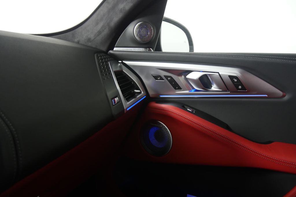 Thumbnail: 2026 BMW XM - 30