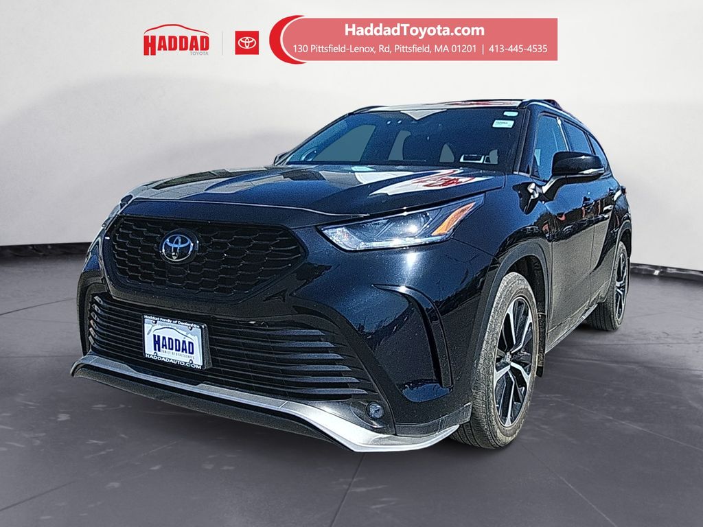Midnight Black Metallic 2022 Toyota Highlander XSE AWD SUV / Crossover All-Wheel Drive 8-Speed Automatic