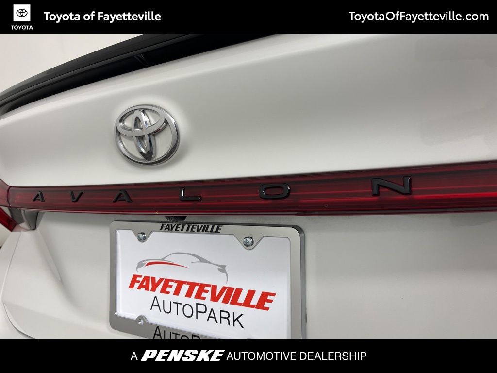 Thumbnail: 2021 Toyota Avalon - 11