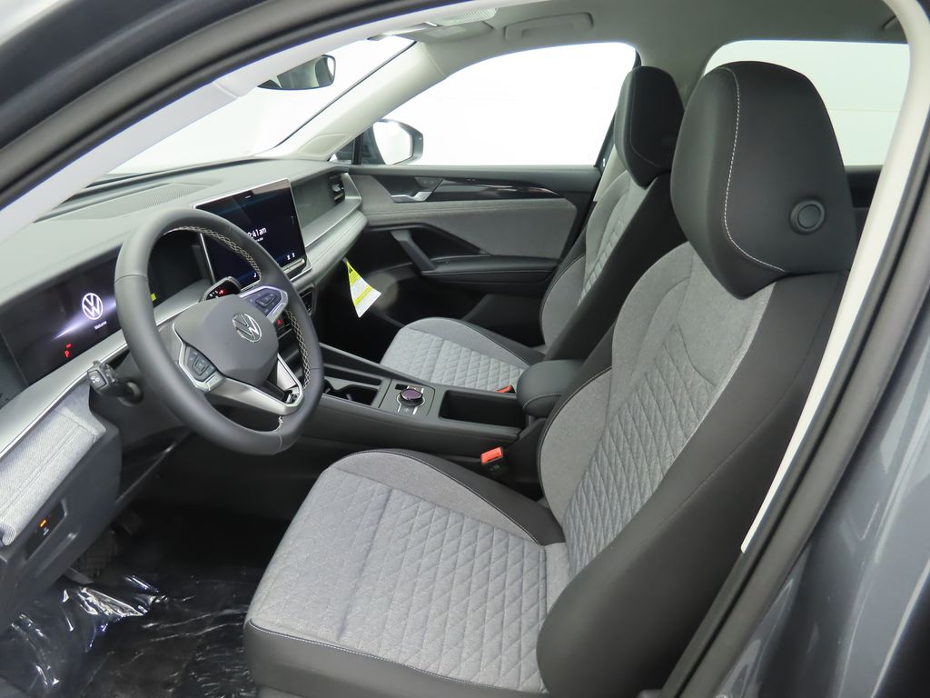 Thumbnail: 2025 Volkswagen Tiguan - 19