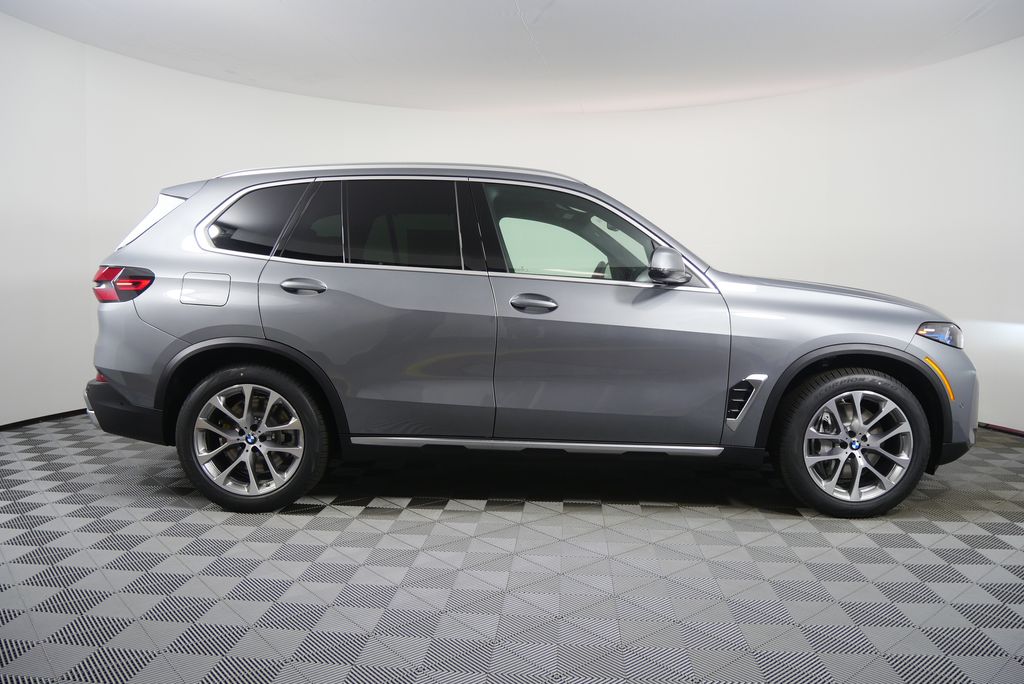 Thumbnail: 2026 BMW X5 - 2