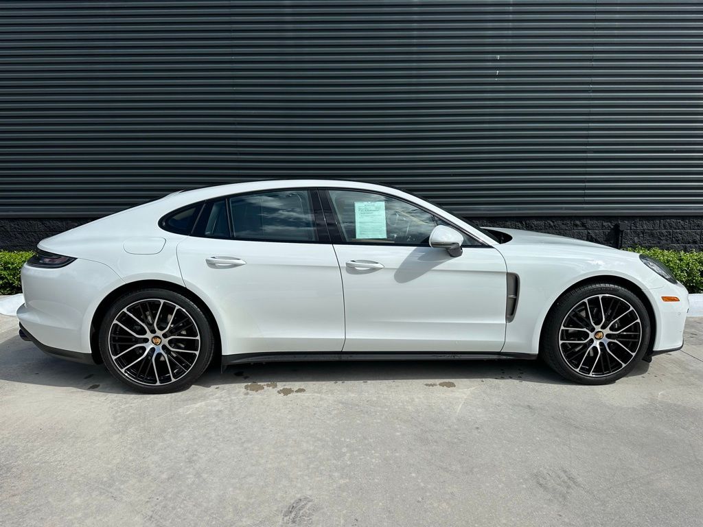 Thumbnail: 2023 Porsche Panamera - 8