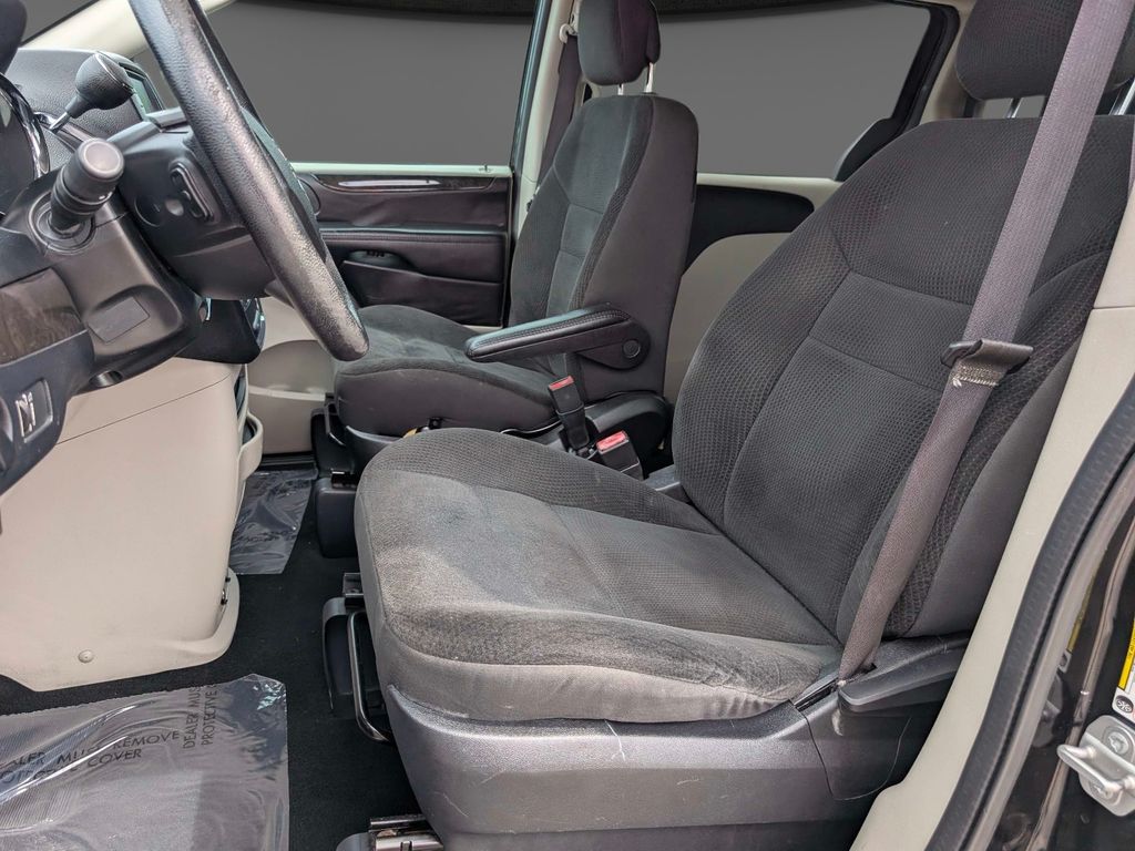 2019 Dodge Grand Caravan SE - Photo 16