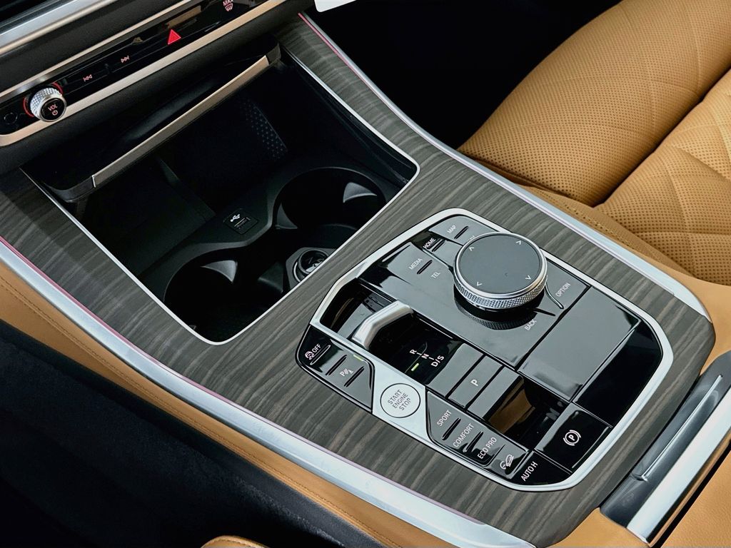 Thumbnail: 2026 BMW X5 - 15