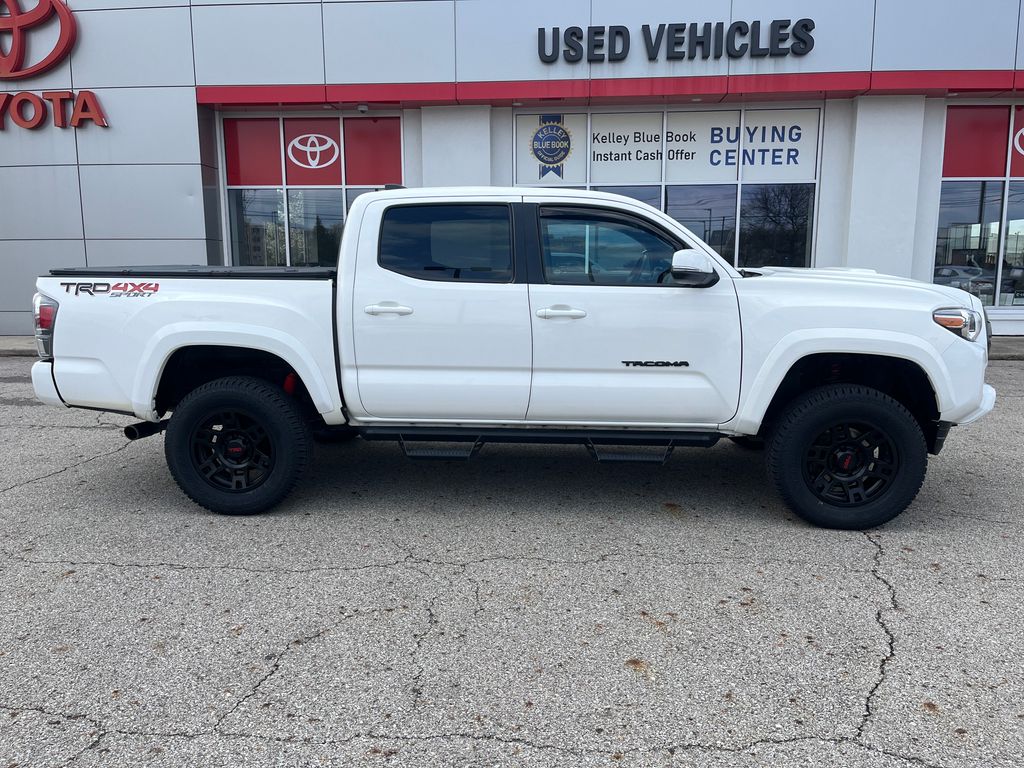 2021 Toyota Tacoma TRD Sport photo