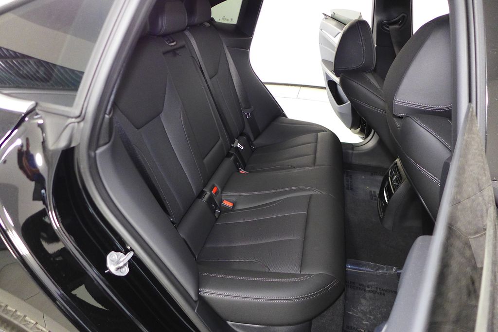 Thumbnail: 2025 BMW i4 - 20