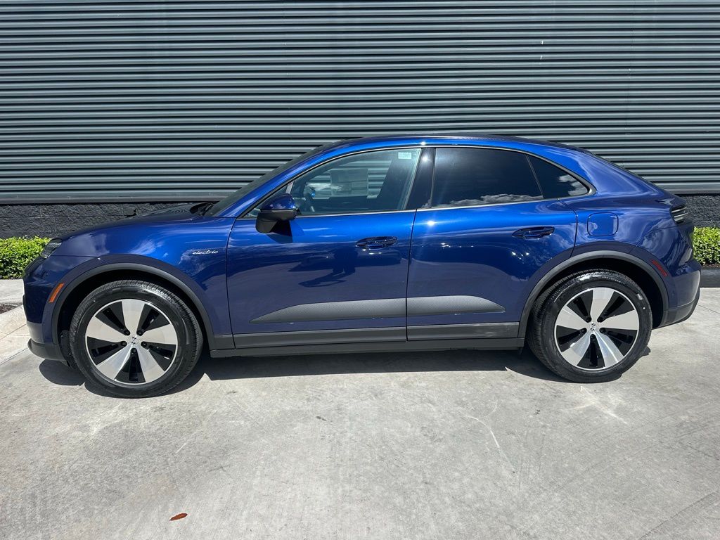 Thumbnail: 2026 Porsche Macan - 2