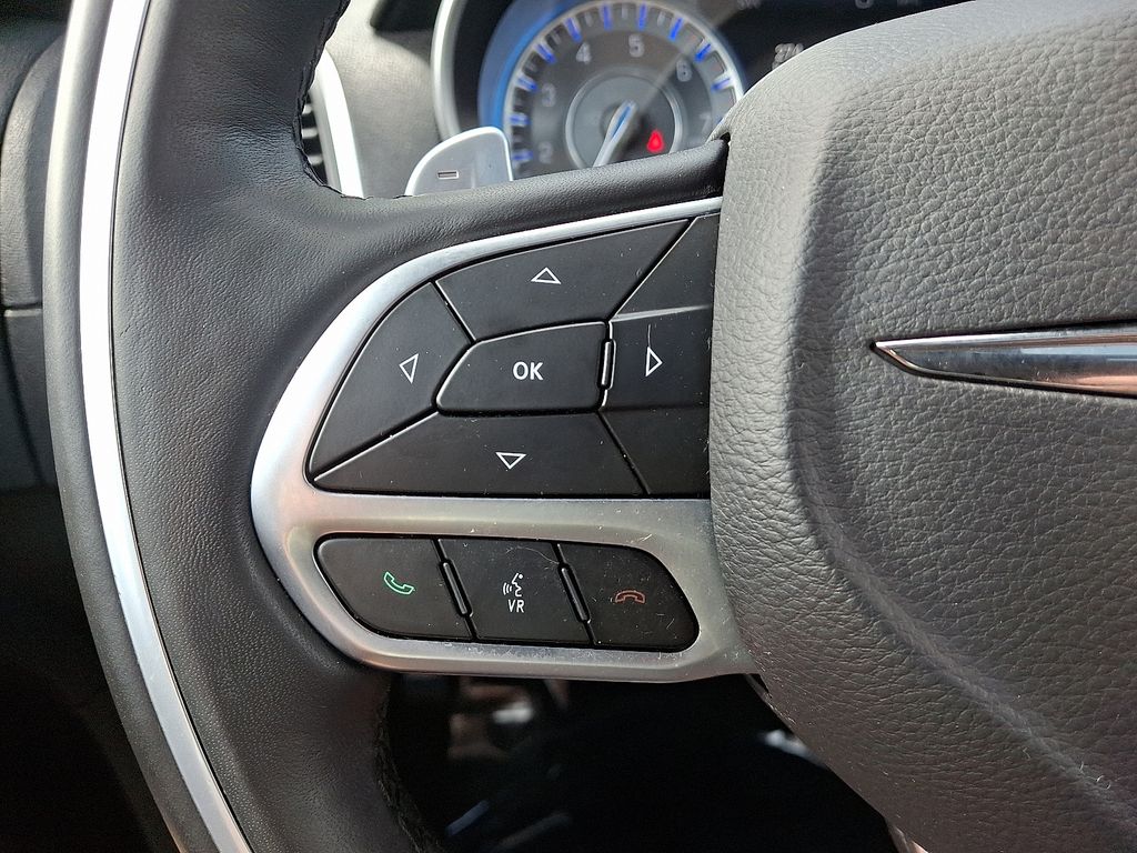 Thumbnail: 2019 Chrysler 300 - 22