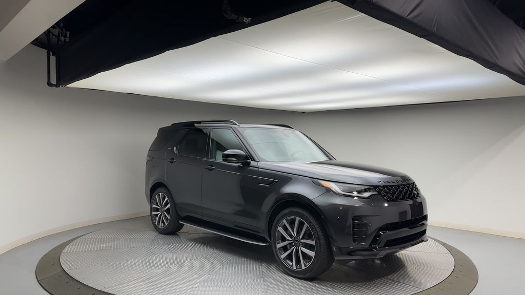 2024 Land Rover Discovery Dynamic SE 2