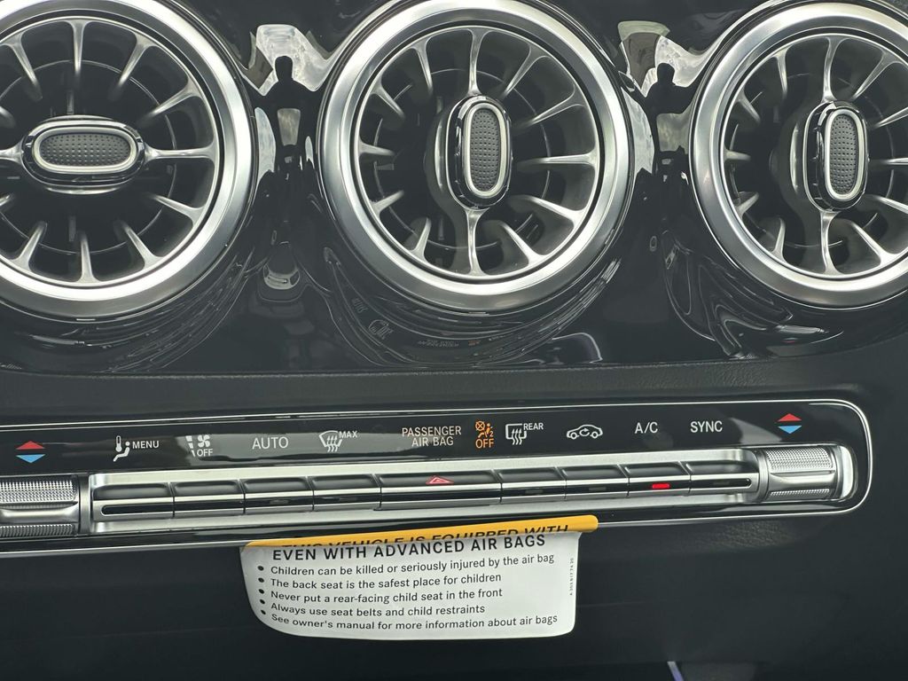 2025 Mercedes-Benz GLA 250 4MATIC 18
