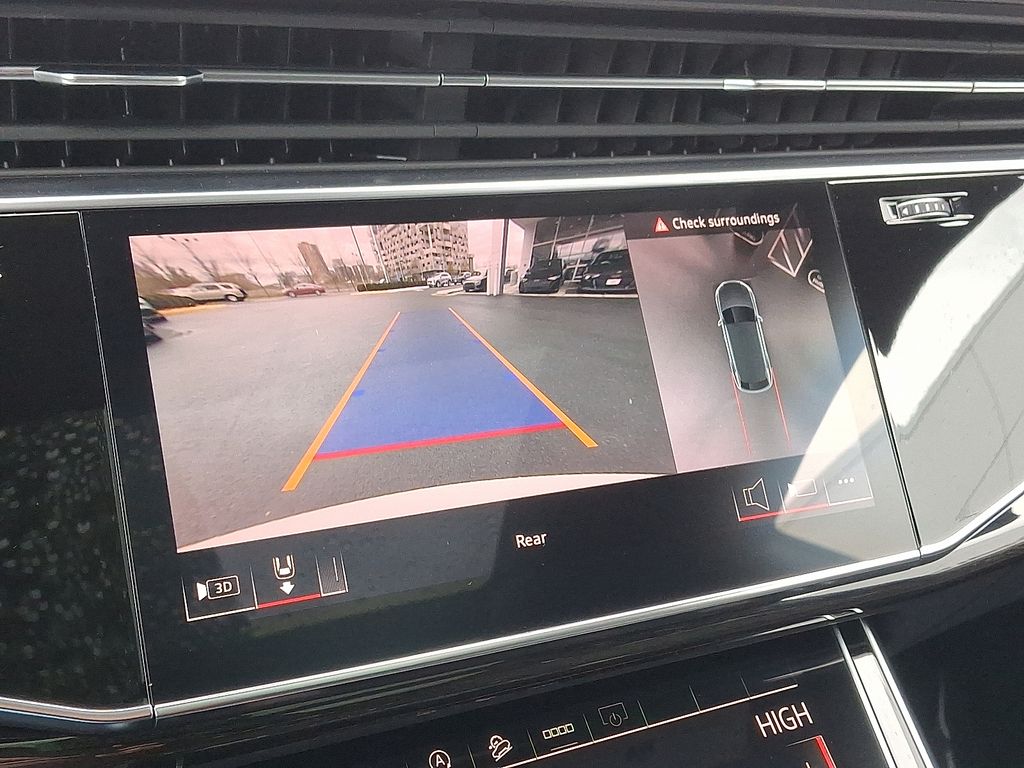 Thumbnail: 2025 Audi Q8 - 18