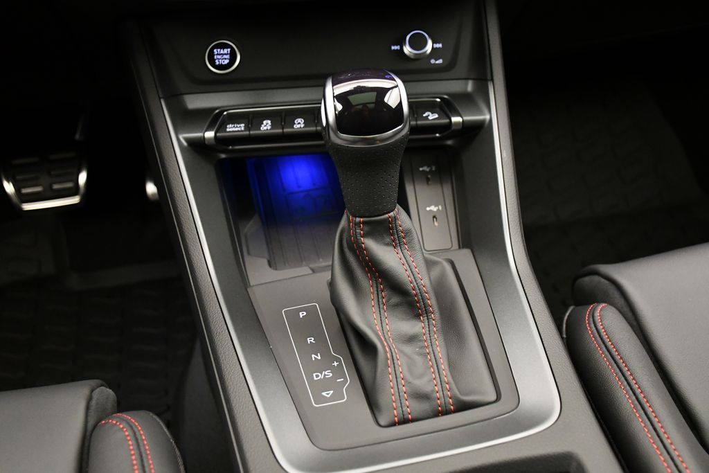 2025 Audi Q3  30