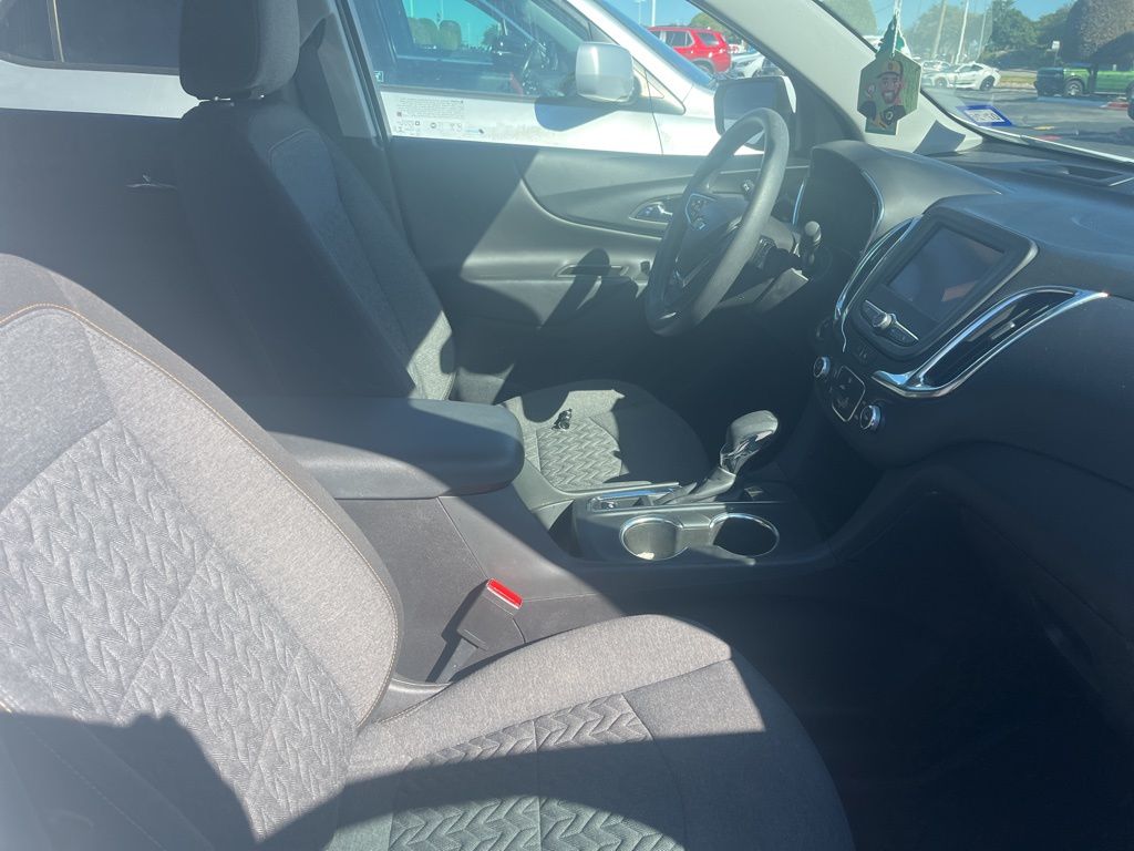 Thumbnail: 2022 Chevrolet Equinox - 4