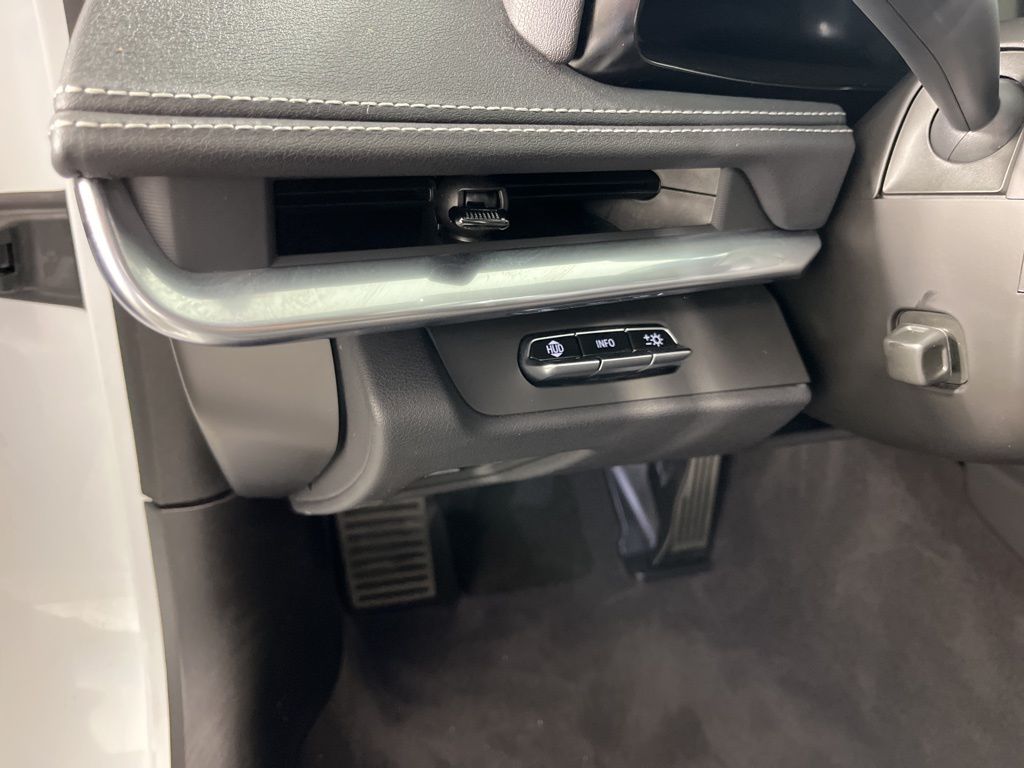 Thumbnail: 2024 Chevrolet Corvette - 24