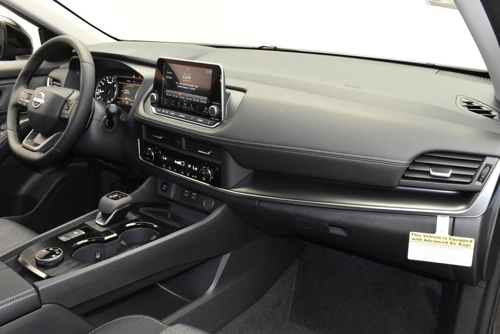 2025 Nissan Rogue SV 25