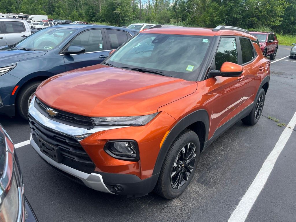 Vivid Orange Metallic 2023 Chevrolet Trailblazer SUV / Crossover Four-Wheel Drive 9-Speed Automatic