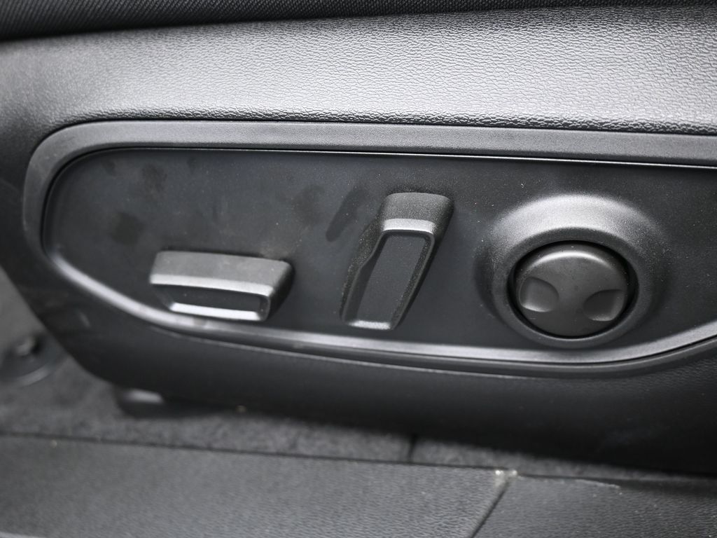 New 2026 Sting-Gray Clearcoat Jeep Laredo image 12