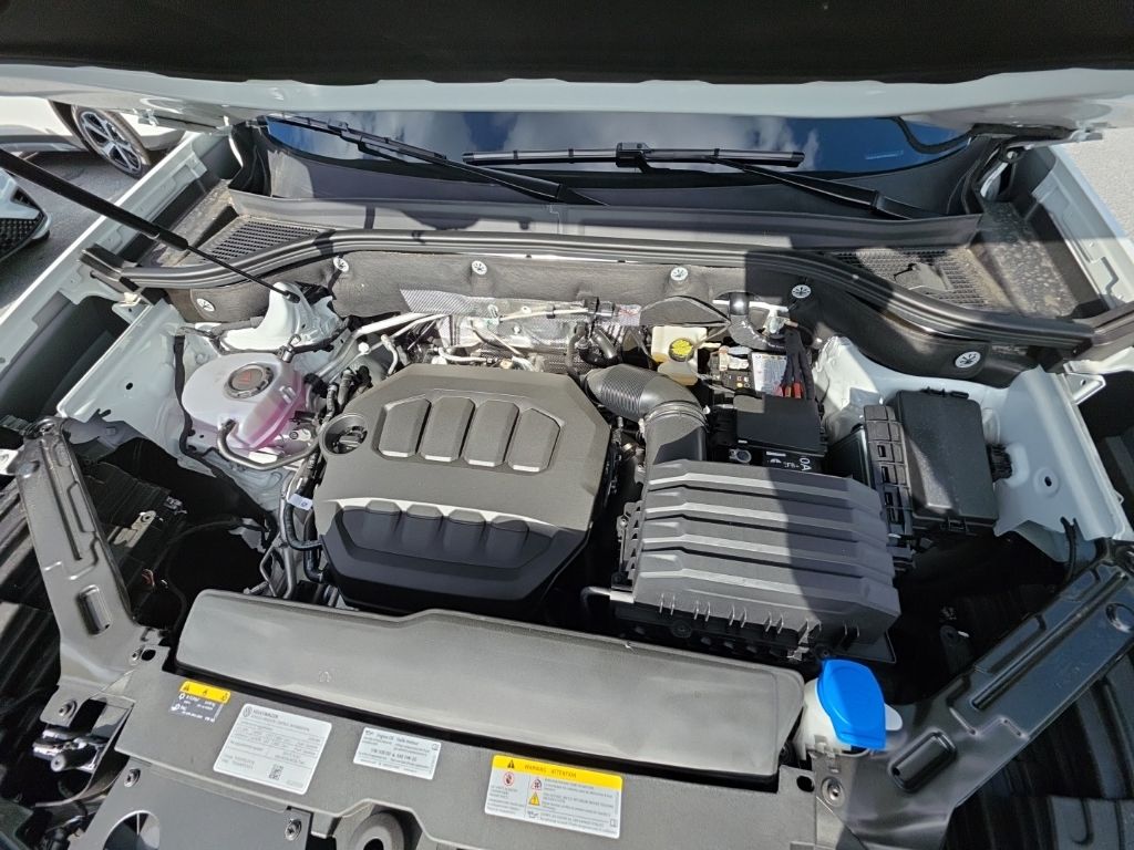 2026 Volkswagen Atlas 2.0T SEL Premium R-Line White/off-white at Auto Express Mitsubishi