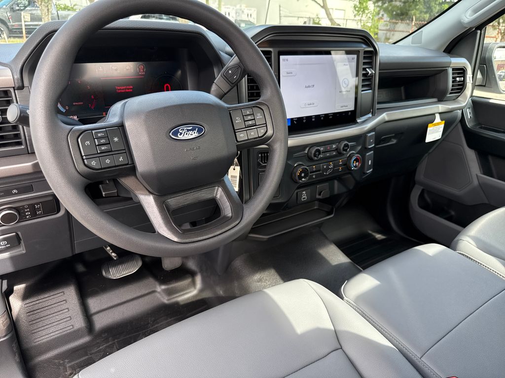 2025 Ford F-150 XL photo 4
