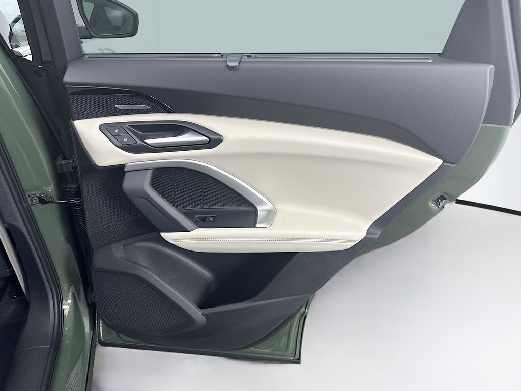 Thumbnail: 2025 Audi Q5 - 26