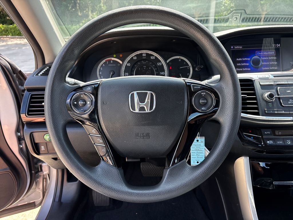 Used 2016  Honda LX image 17