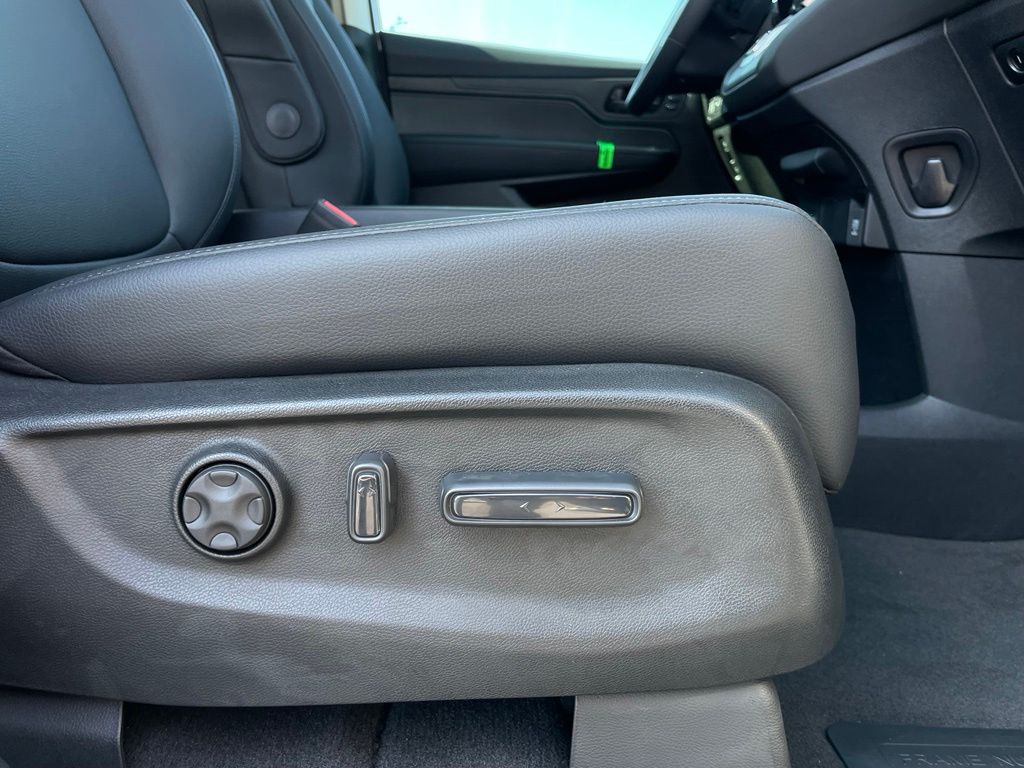 Thumbnail: 2027 Honda Odyssey - 30