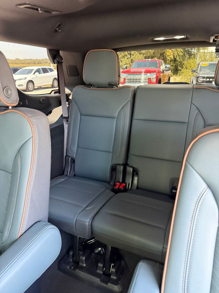 Used 2025 GMC Yukon SUV