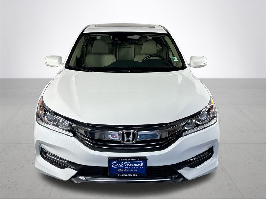 Accord Sedan EX-L w/Navigation and Honda Sensing