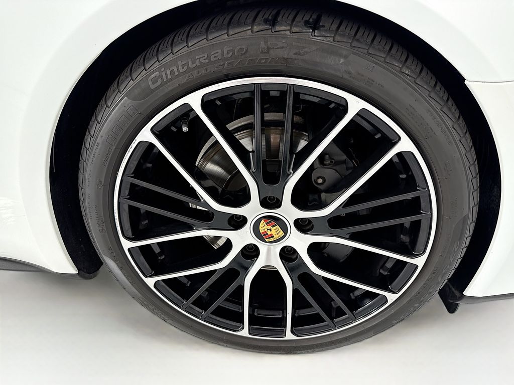 Thumbnail: 2023 Porsche Panamera - 32
