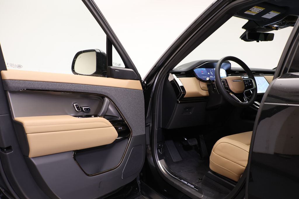 Thumbnail: 2026 Land Rover Range Rover Sport - 27