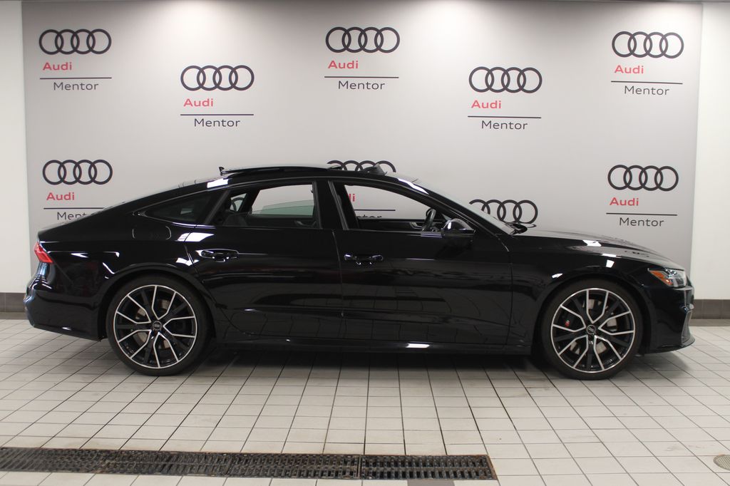 Thumbnail: 2022 Audi S7 - 7