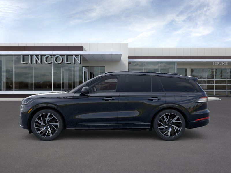 Thumbnail: 2026 Lincoln Aviator - 3