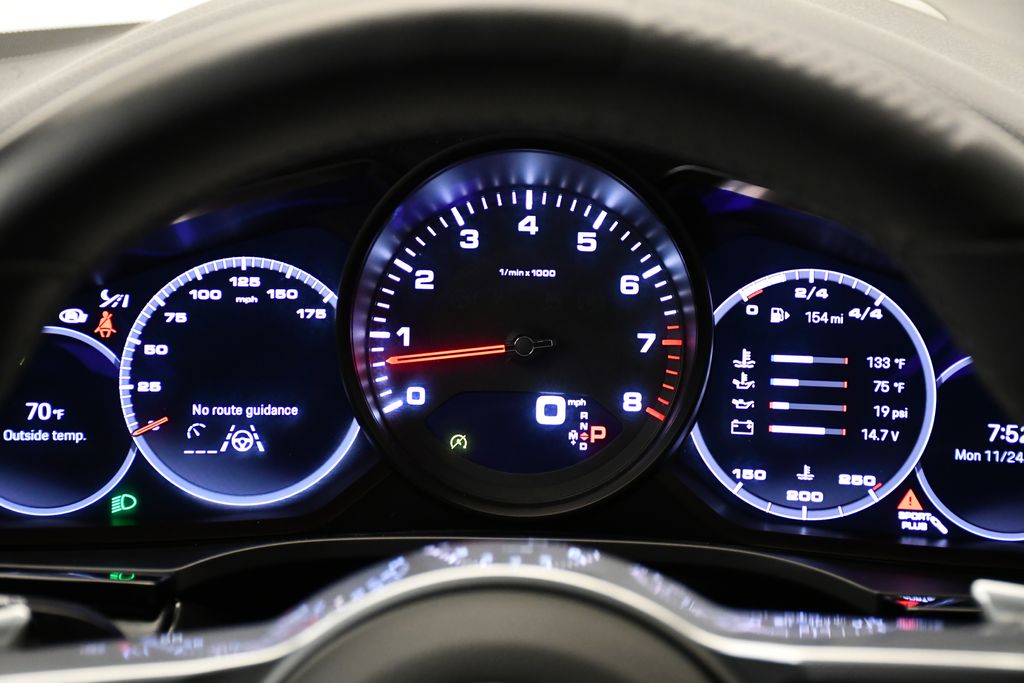 Thumbnail: 2022 Porsche Cayenne - 29