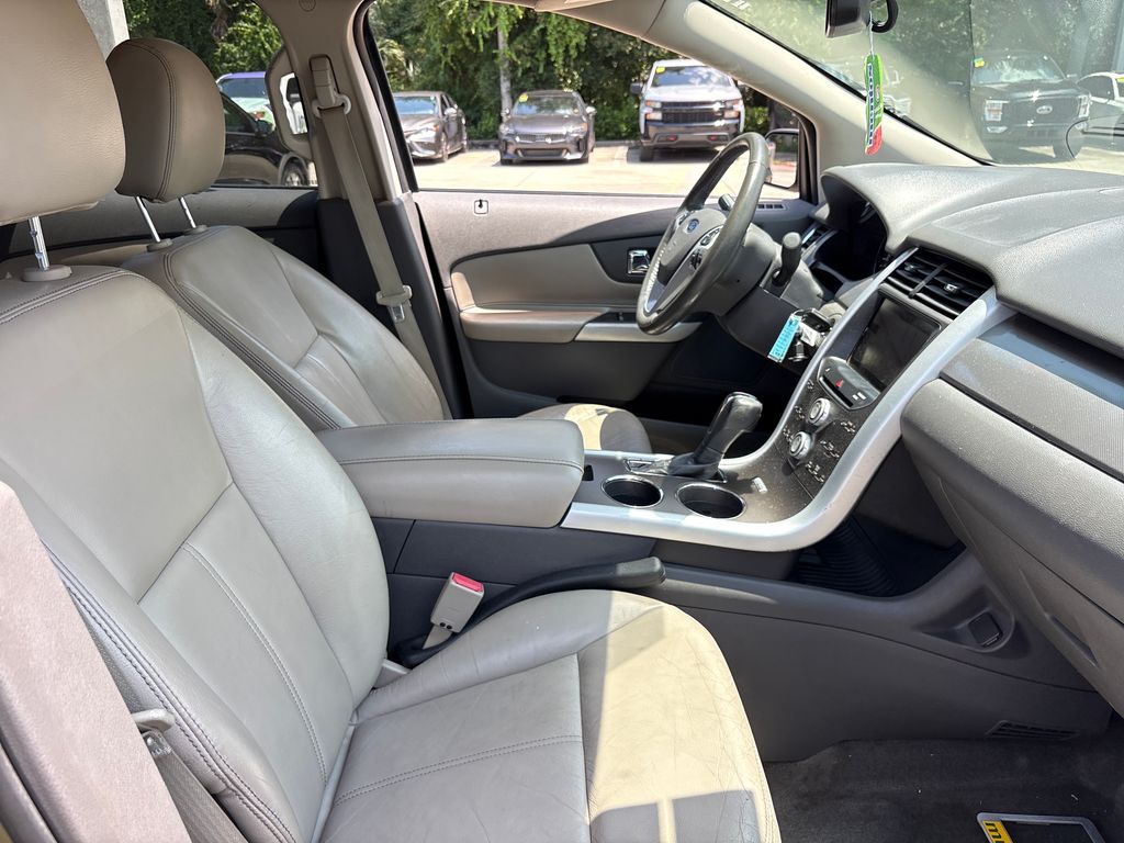 Used 2013 Green Ford SEL image 28